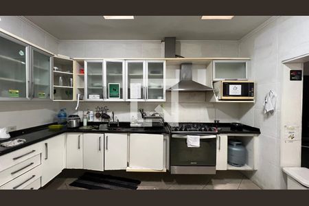 Casa à venda com 300m², 6 quartos e 4 vagasCozinha