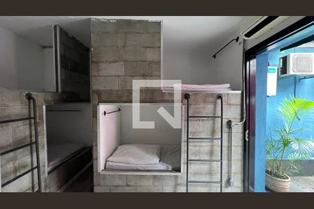 Suite de casa à venda com 6 quartos, 300m² em Vila Madalena, São Paulo