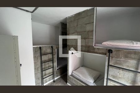 Suite de casa à venda com 6 quartos, 300m² em Vila Madalena, São Paulo