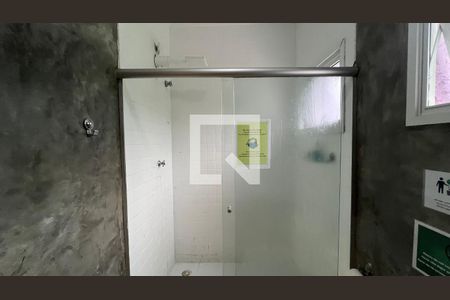 Casa à venda com 300m², 6 quartos e 4 vagasBanheiro da suite de casal