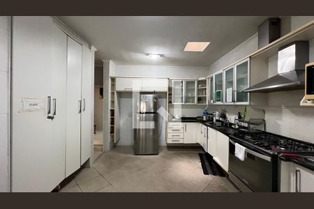 Casa à venda com 300m², 6 quartos e 4 vagasCozinha