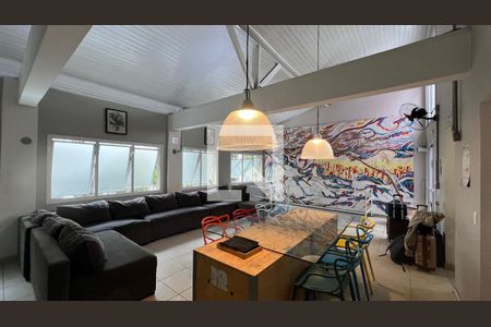 Salas de casa à venda com 6 quartos, 300m² em Vila Madalena, São Paulo