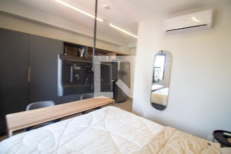 Sala / Quarto - Studio de kitnet/studio à venda com 1 quarto, 25m² em Santo Amaro, São Paulo