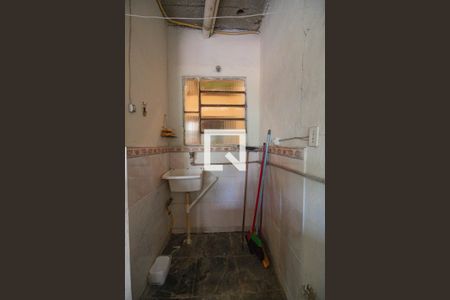 Casa à venda com 200m², 3 quartos e 2 vagasCasa 2 Lavanderia