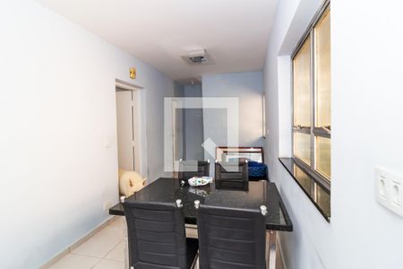 Casa à venda com 350m², 4 quartos e 4 vagasLavanderia