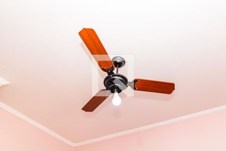 Casa à venda com 350m², 4 quartos e 4 vagasSuíte