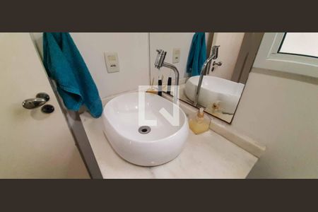 Apartamento para alugar com 57m², 2 quartos e 1 vaga Apartamento para alugar com 57m², 2 quartos e 1 vagaBanheiro da Suíte