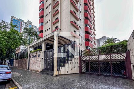 Apartamento à venda com 176m², 3 quartos e 3 vagasFachada e portaria