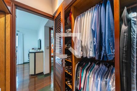 Apartamento à venda com 176m², 3 quartos e 3 vagasCloset do quarto 3
