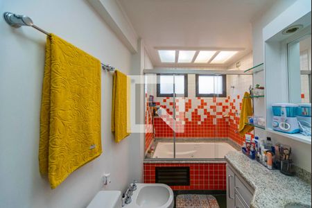 Apartamento à venda com 176m², 3 quartos e 3 vagasBanheiro do quarto 3