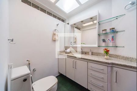 Apartamento à venda com 176m², 3 quartos e 3 vagasBanheiro do Quarto 2