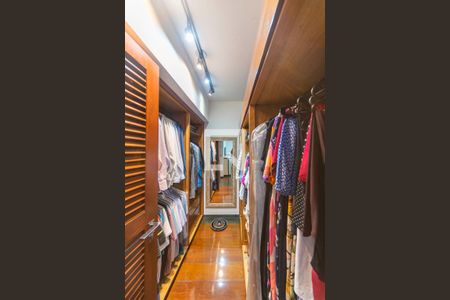 Apartamento à venda com 176m², 3 quartos e 3 vagasCloset do quarto 3