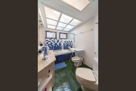 Apartamento à venda com 176m², 3 quartos e 3 vagasBanheiro do Quarto 1