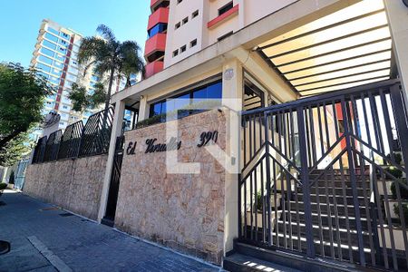 Apartamento à venda com 176m², 3 quartos e 3 vagasFachada e portaria