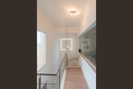 Casa de condomínio para alugar com 317m², 4 quartos e 4 vagasEscada e Hall