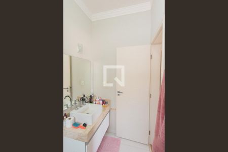 Casa de condomínio para alugar com 317m², 4 quartos e 4 vagasBanheiro da Suíte 4