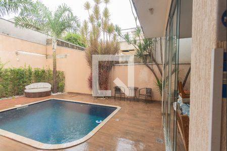 Casa de condomínio para alugar com 317m², 4 quartos e 4 vagasPiscina