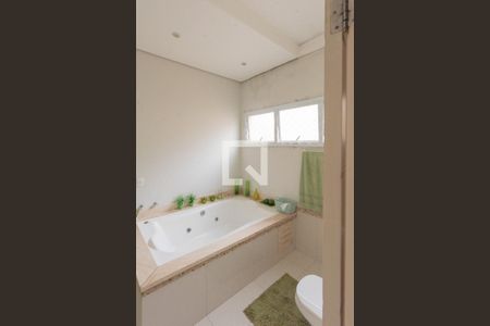 Casa de condomínio para alugar com 317m², 4 quartos e 4 vagasBanheiro da Suíte1