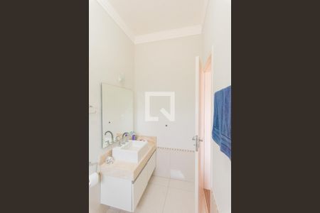 Casa de condomínio para alugar com 317m², 4 quartos e 4 vagasBanheiro da Suíte 2