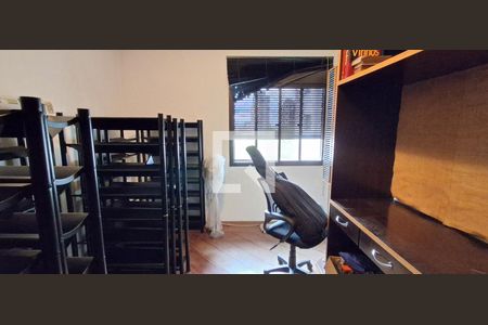 Apartamento à venda com 205m², 4 quartos e 2 vagas Apartamento à venda com 205m², 4 quartos e 2 vagasQuarto 2