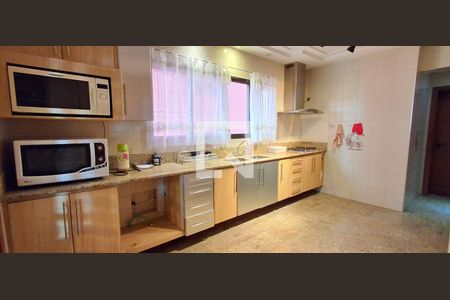 Apartamento à venda com 205m², 4 quartos e 2 vagas Apartamento à venda com 205m², 4 quartos e 2 vagasCozinha