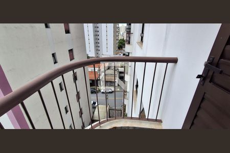 Apartamento à venda com 205m², 4 quartos e 2 vagas Apartamento à venda com 205m², 4 quartos e 2 vagasSacada quarto 2