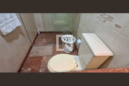 Apartamento à venda com 205m², 4 quartos e 2 vagas Apartamento à venda com 205m², 4 quartos e 2 vagasBanheiro Suíte 1