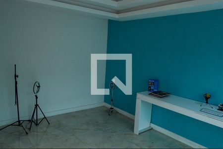 Casa de condomínio à venda com 260m², 4 quartos e 1 vagaEscritório