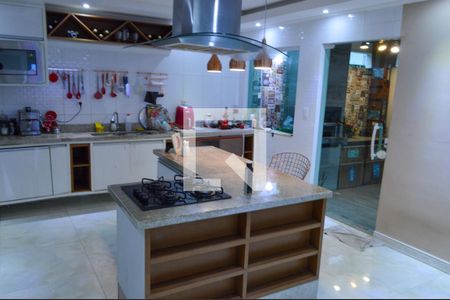 Casa de condomínio à venda com 260m², 4 quartos e 1 vagaCozinha