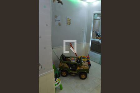 Casa de condomínio à venda com 260m², 4 quartos e 1 vagaQuarto