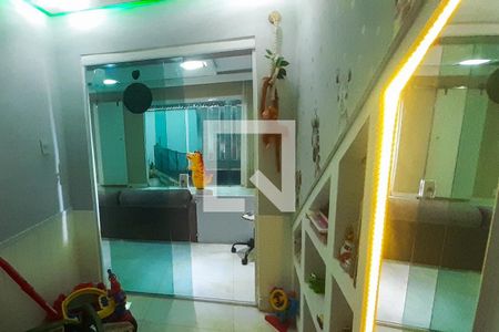 Casa de condomínio à venda com 260m², 4 quartos e 1 vagaQuarto