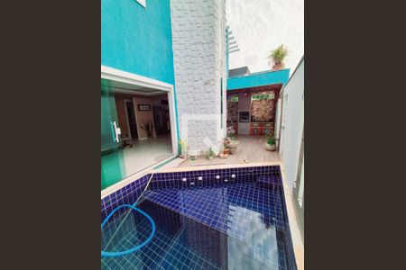 Casa de condomínio à venda com 260m², 4 quartos e 1 vagaPiscina