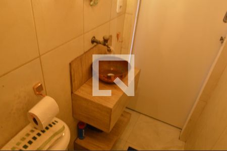 Casa de condomínio à venda com 260m², 4 quartos e 1 vagaBanheiro