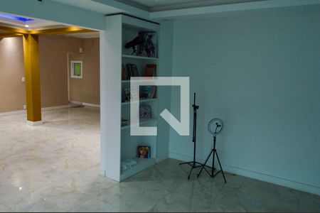 Casa de condomínio à venda com 260m², 4 quartos e 1 vagaEscritório