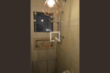 Casa de condomínio à venda com 260m², 4 quartos e 1 vagaBanheiro