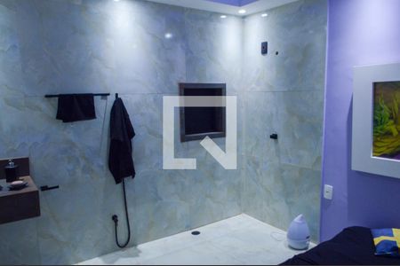 Casa de condomínio à venda com 260m², 4 quartos e 1 vagaBanheiro da Suíte 2