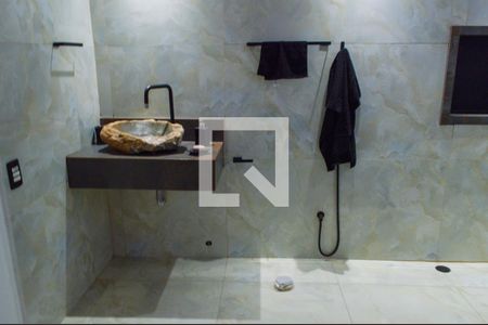 Casa de condomínio à venda com 260m², 4 quartos e 1 vagaBanheiro da Suíte 2