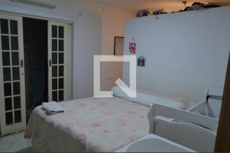 Casa de condomínio à venda com 260m², 4 quartos e 1 vagaSuíte 1