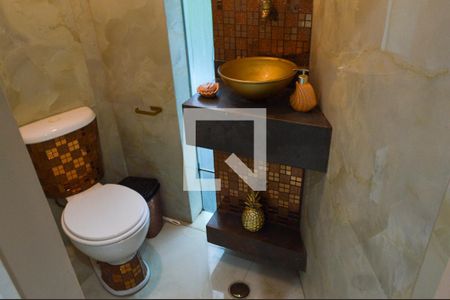 Casa de condomínio à venda com 260m², 4 quartos e 1 vagaLavabo 2