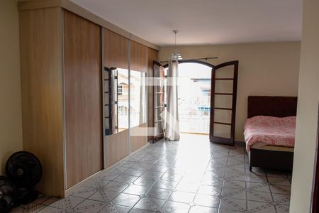 Casa à venda com 480m², 5 quartos e 6 vagasQuarto 4 - Suíte