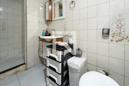 Casa à venda com 279m², 4 quartos e 2 vagas Casa à venda com 279m², 4 quartos e 2 vagasBanheiro Social 2