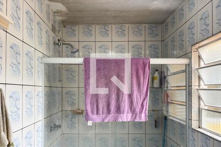 Casa à venda com 279m², 4 quartos e 2 vagas Casa à venda com 279m², 4 quartos e 2 vagasEdícula - Banheiro da suíte