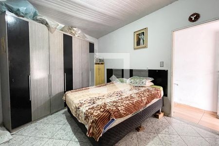 Casa à venda com 279m², 4 quartos e 2 vagas Casa à venda com 279m², 4 quartos e 2 vagasEdícula - Suíte