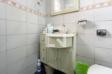 Casa à venda com 279m², 4 quartos e 2 vagas Casa à venda com 279m², 4 quartos e 2 vagasBanheiro Social 1