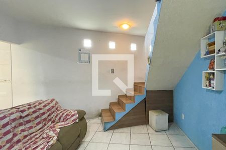 Casa à venda com 279m², 4 quartos e 2 vagas Casa à venda com 279m², 4 quartos e 2 vagasEdícula - Sala