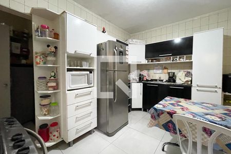 Casa à venda com 279m², 4 quartos e 2 vagas Casa à venda com 279m², 4 quartos e 2 vagasCozinha