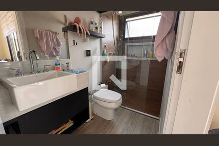 Casa de condomínio à venda com 250m², 3 quartos e 4 vagasBanheiro