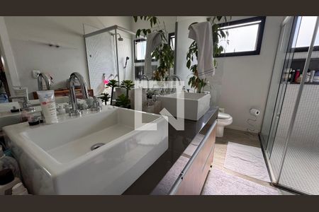 Casa de condomínio à venda com 250m², 3 quartos e 4 vagasQuarto 1 Banheiro
