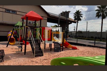 Casa de condomínio à venda com 250m², 3 quartos e 4 vagasÁrea comum - Playground