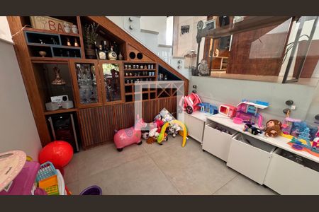 Casa de condomínio à venda com 250m², 3 quartos e 4 vagasÁrea comum